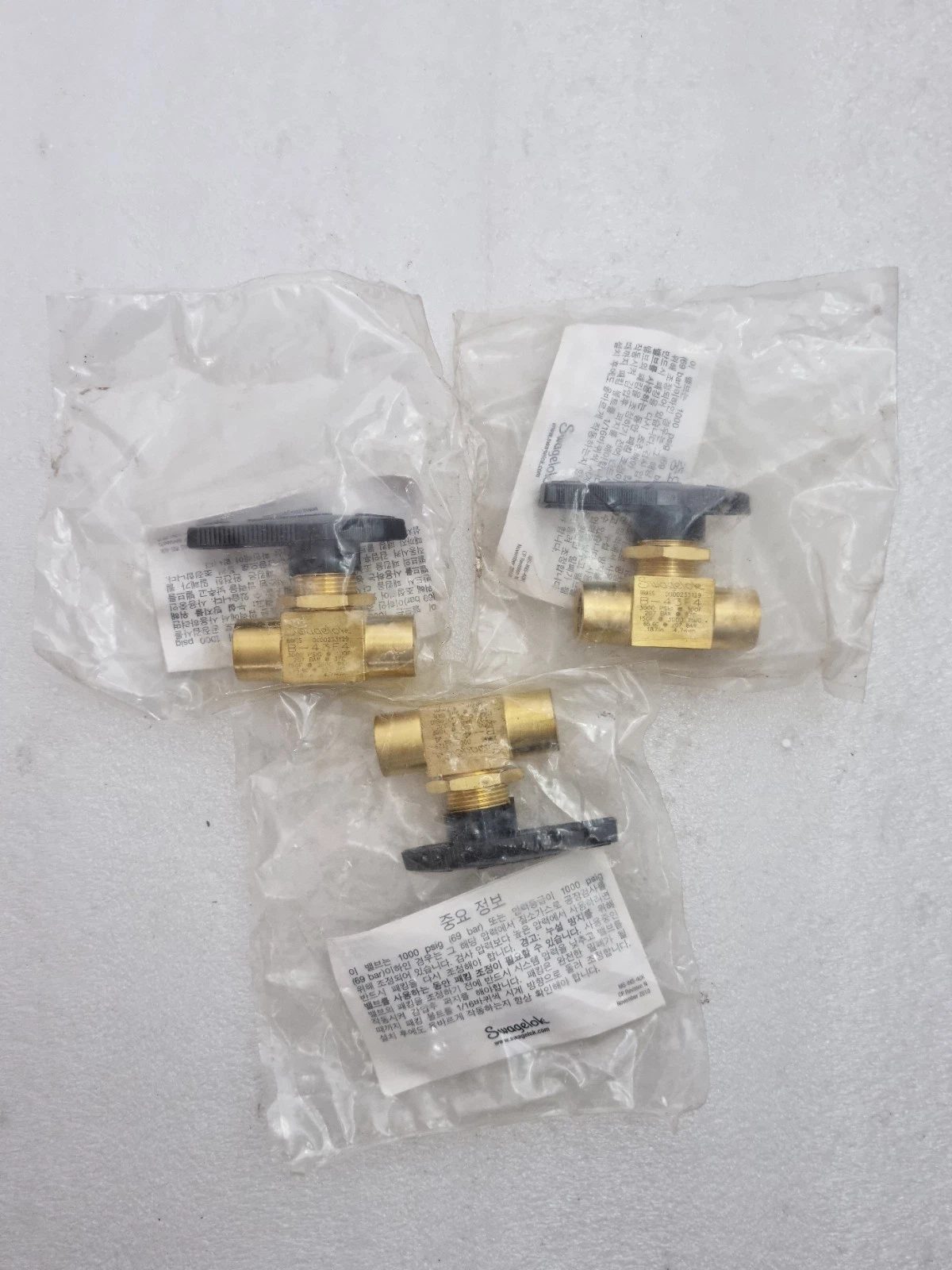 Lot Of 3 Pcs Swagelok B-43F4 Brass 40 Series Ball Valve New